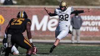 Vanderbilt's Sarah Fuller Makes History As First Woman To Play In Power 5 Football Game