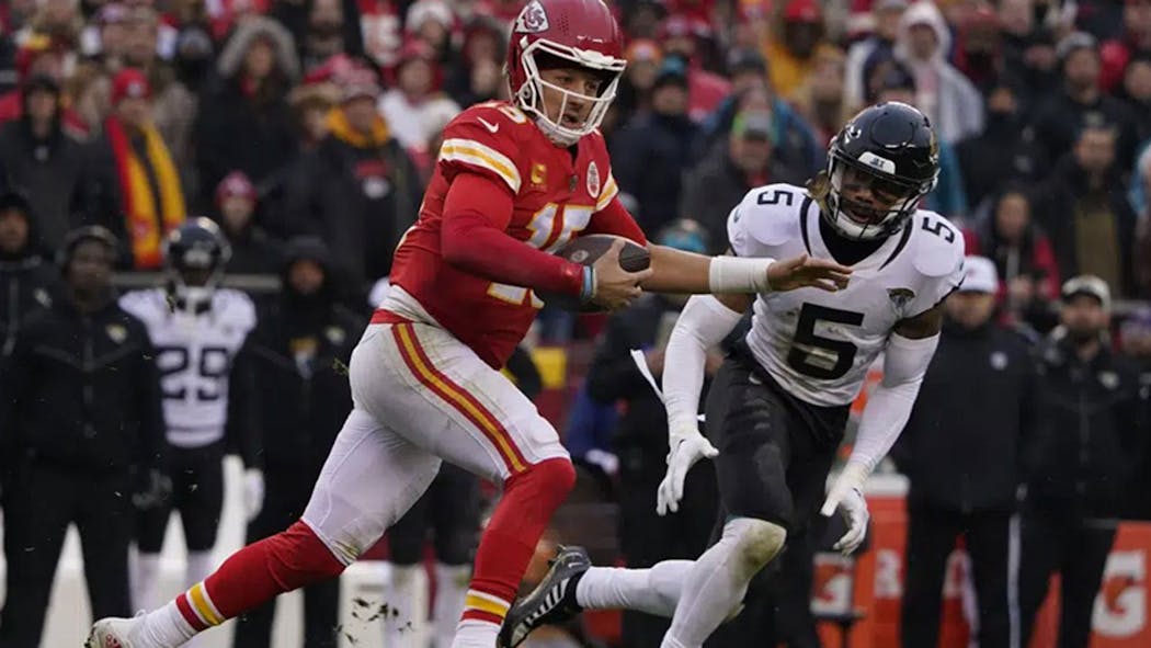 Chiefs, Led By Hobbled Mahomes, Beat Jags 27-20 In Playoffs