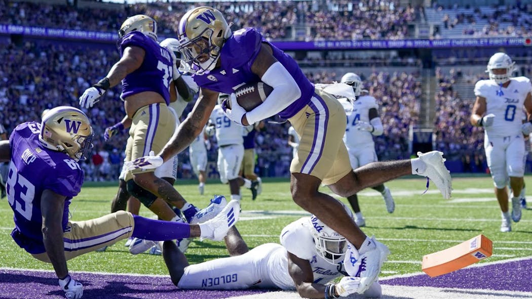 No. 8 Huskies Beat Tulsa, 43-10, Behind Penix Jr.'s 3 Touchdown