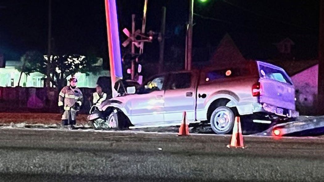 Early Morning Crash In Broken Arrow Leaves 1 Dead, 1 Injured