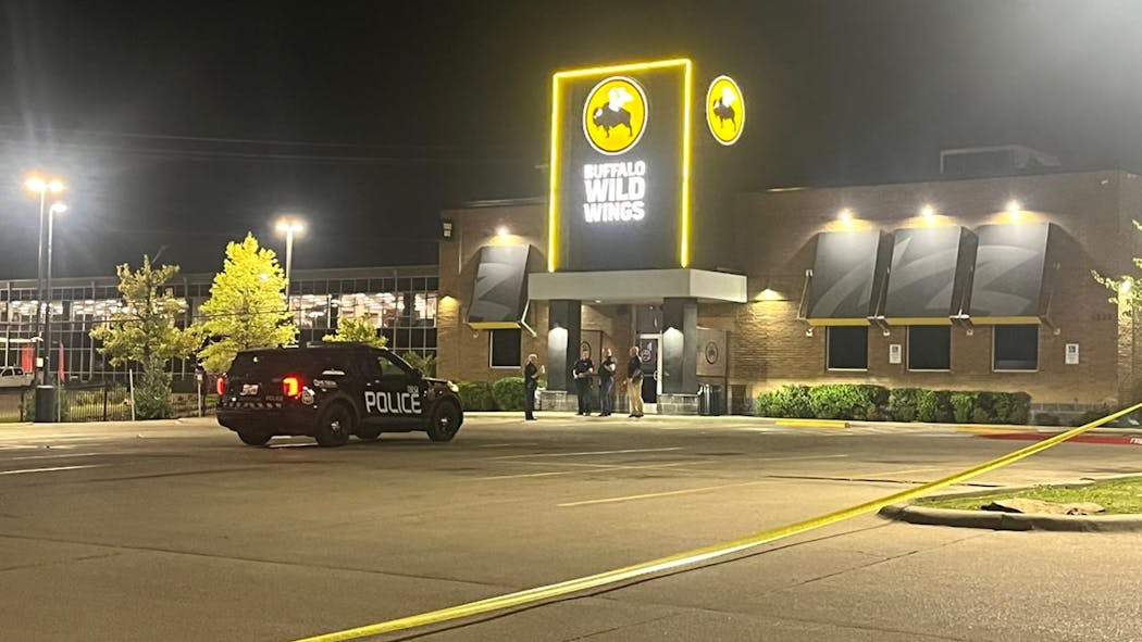 Tulsa Police respond to shooting at Buffalo Wild Wings 