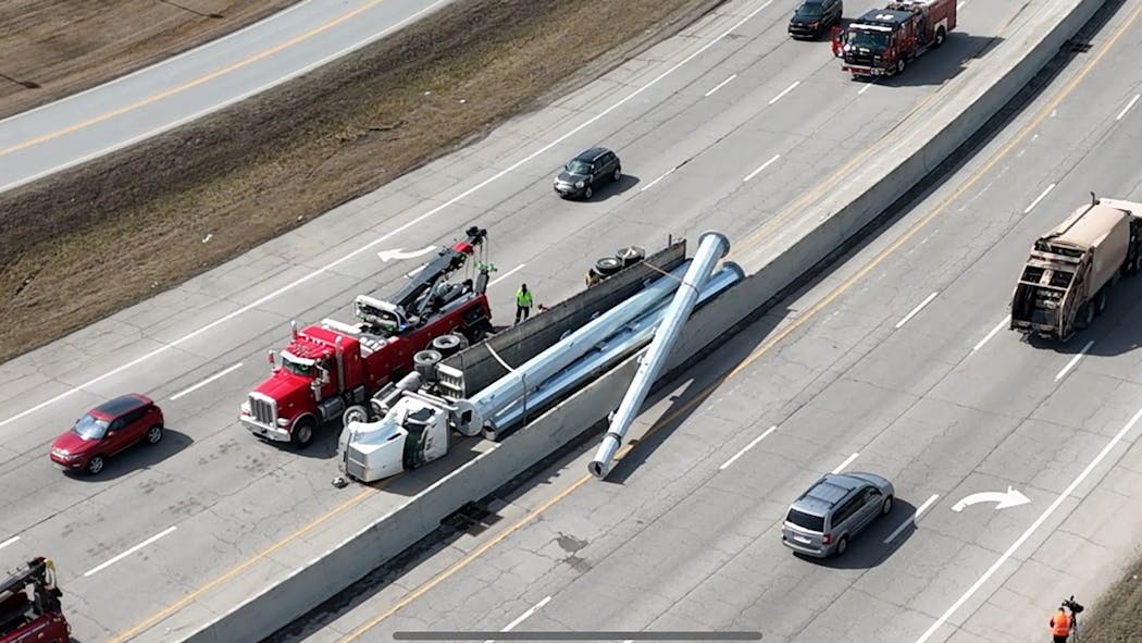 Crash on Broken Arrow Expressway