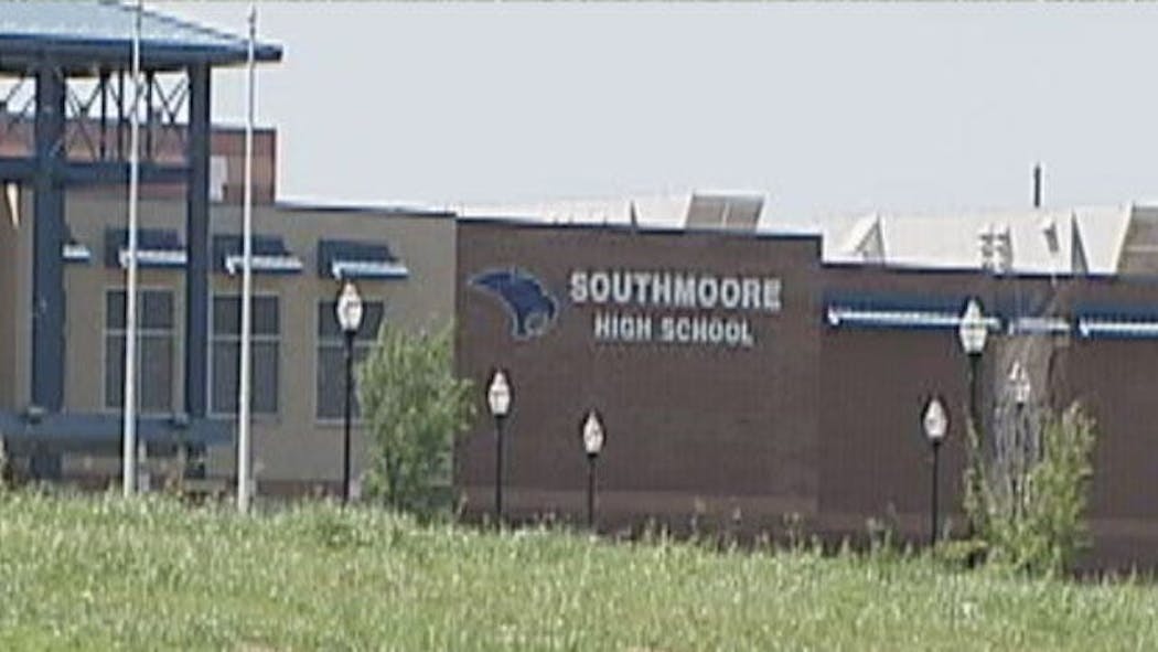 Southmoore Teacher's Assistant Arrested For Sexting Students