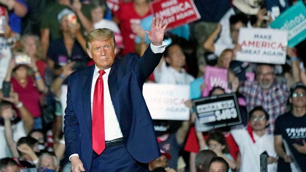 Trump supporters at rally with no masks