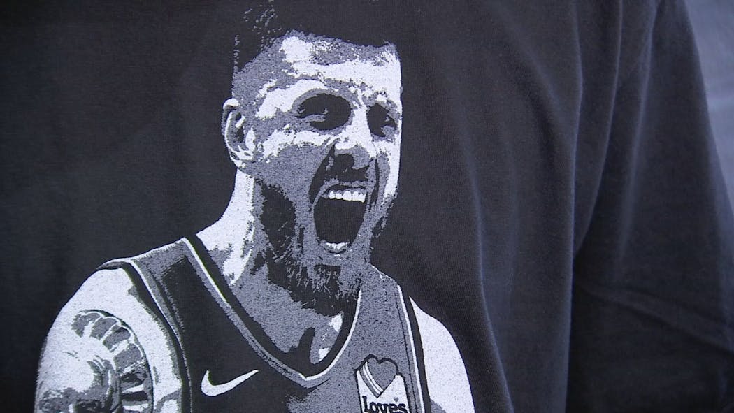 Isaiah Hartenstein T-Shirt