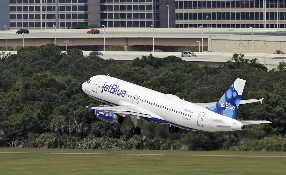 JetBlue flight landing in Tampa